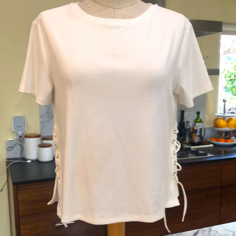 X by GOTTEX Ribbed Sport/Resort T-shirt with LACE-UP detail w/ grommet. XS